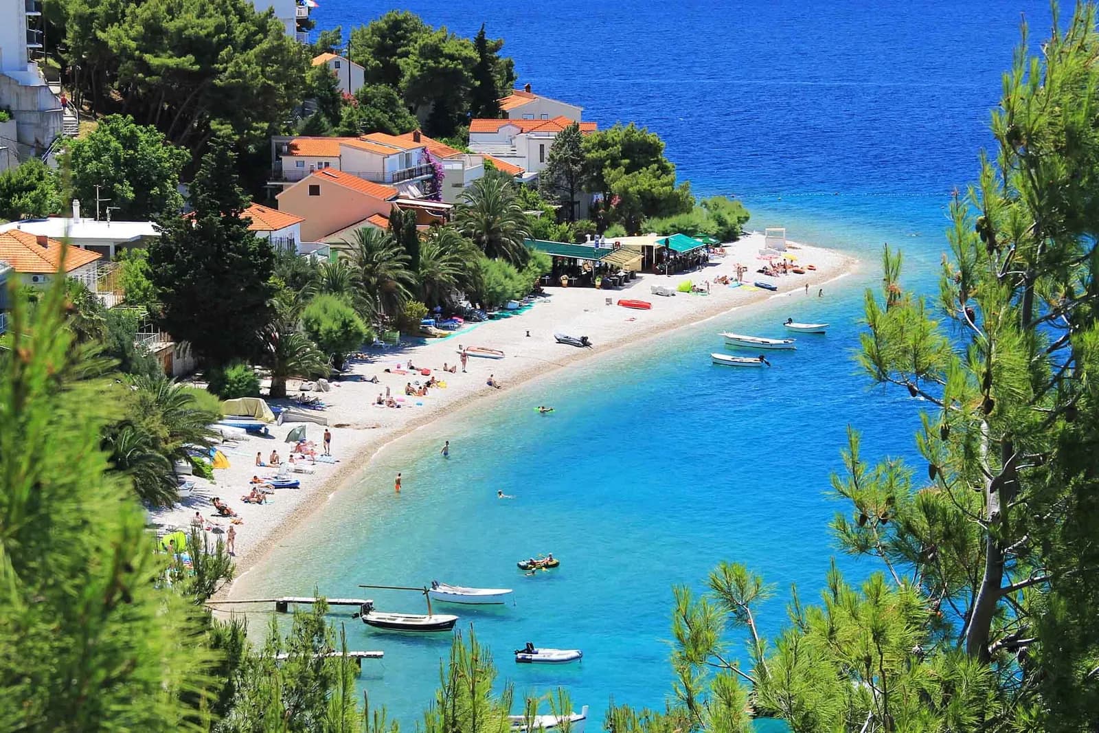 Velika Luka beach in Stanici on the Omis Riviera for a stay-choice guide